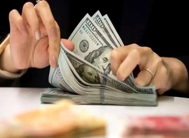 چقدر ارز در بازار تجاری فروخته شد؟