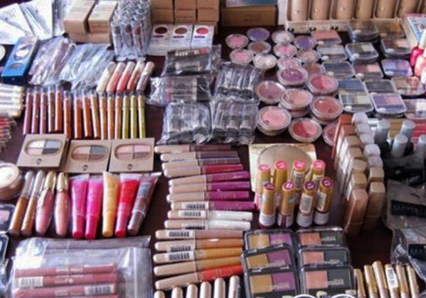 انهدام ۱۷ هزار قلم کالای آرایشی و بهداشتی غیرمجاز در استان سمنان