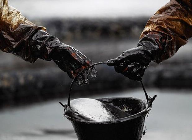 سقوط قیمت نفت خام WTI و برنت همزمان با نگرانی از افزایش عرضه اوپک‌پلاس