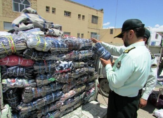 خودروی حامل پوشاک قاچاق در اصفهان توقیف شد