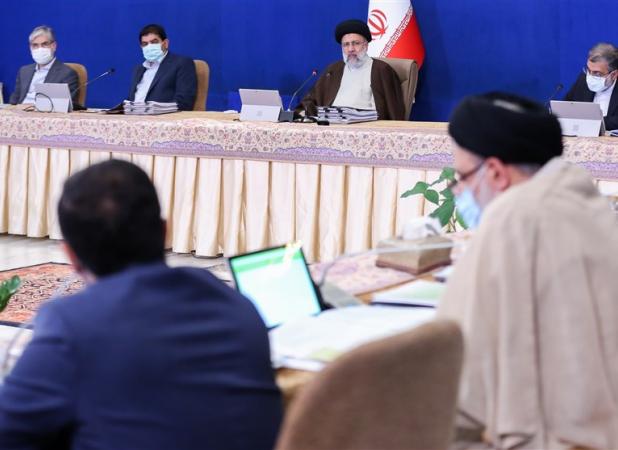 میزان افزایش ضریب حقوق کارمندان و بازنشستگان در سال ۱۴۰۱ تعیین شد