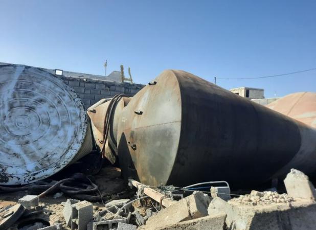 بارانداز قاچاق سوخت در شهرستان بندرلنگه منهدم شد