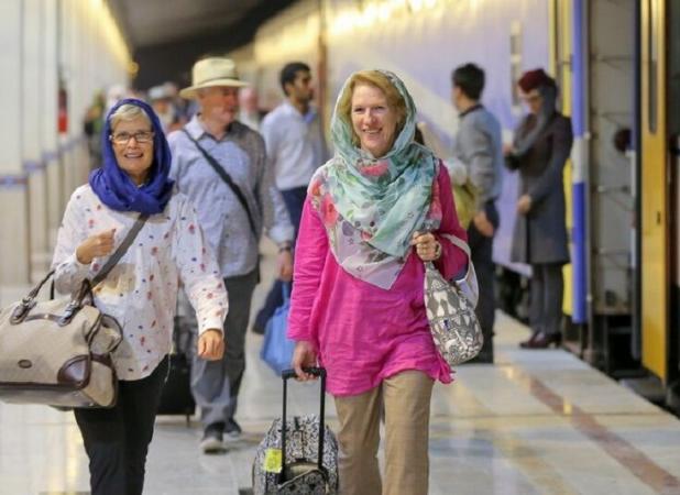 آغاز ورود اولین گردشگران خارجی به ایران