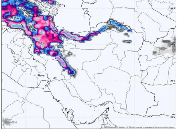 ورود سامانه بارشی جدید به کشور از دوشنبه؛ موج برف و باران در ۱۵ استان