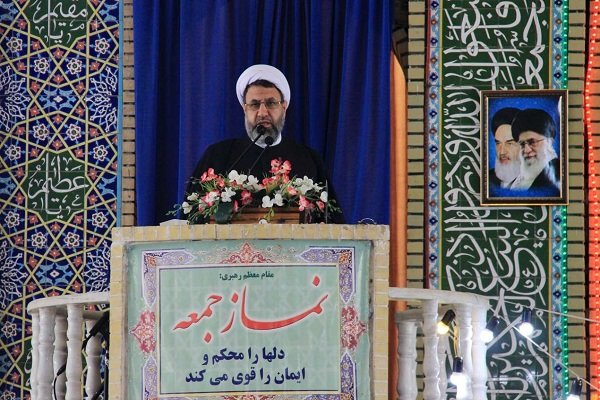 مسئولان قیمت‌ کالاهای اساسی را کنترل کنند