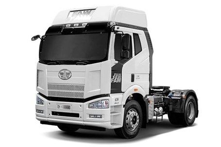 عرضه ۱۴۰ دستگاه کامیون کشنده فاو در بورس کالا