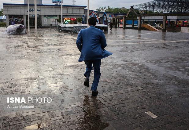 ورود سامانه بارشی بسیار فعال از دوشنبه به ایلام/ شهرداری‌ها لایروبی جداول را انجام دهند