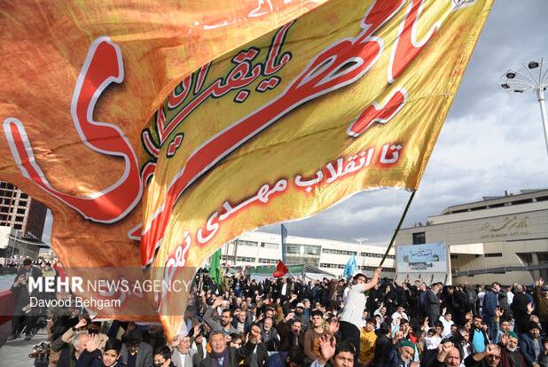 حضور گسترده مردم در اجتماع منتظران ظهور در مشهد