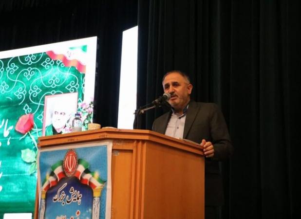پویایی جامعه با آموزش قانون اساسی در مدارس