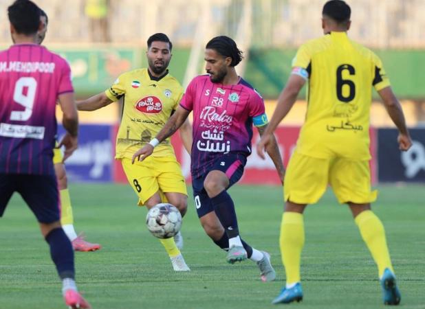 ۳ امتیاز فجر در دقایق پایانی پرپر شد