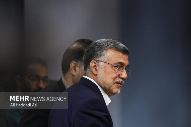 وزیر بهداشت از روند احداث پروژه‌های درمانی قم بازدید کرد