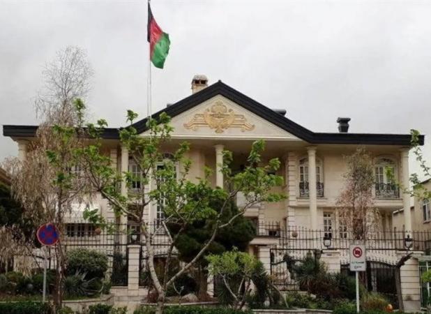 آغاز طرح تعویض پاسپورت خانواری در سفارت افغانستان در تهران