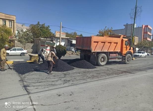 نهضت آسفالت معابر یاسوج؛زیرسازی بلوار آیت الله ملک حسینی آغاز شد