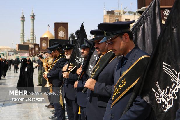 حرکت دسته عزای خادمان در سالروز ارتحال بانوی کرامت آغاز شد