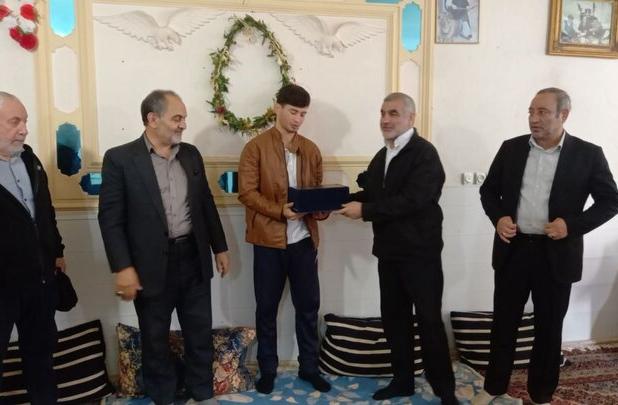 نائب رئیس مجلس از جوان ورزشکار اردبیلی قدردانی کرد