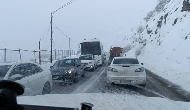 ترافیک سنگین در محورهای مواصلاتی مازندران/ هیچ مسیری مسدود نیست