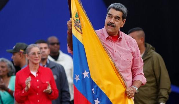 تحلیلگر مسائل آمریکای لاتین: مادورو تا کنون توانسته با ایجاد مقاومت مدنی پایدار بماند