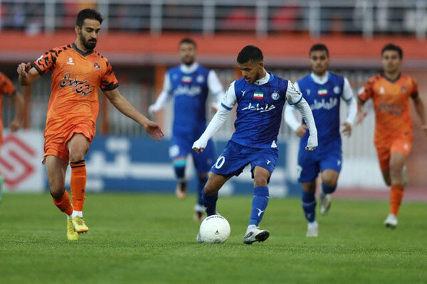 دلایل جنجالی شدن دیدارهای استقلال و پرسپولیس