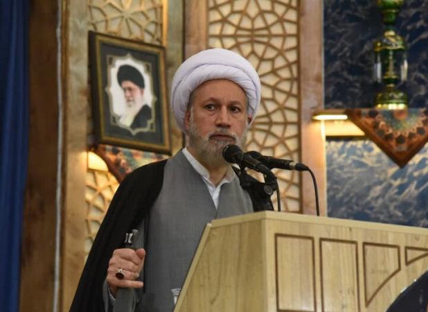 امام جمعه شیراز: ملت ایران پرچم دار مقابله با فرعونیان زمان است