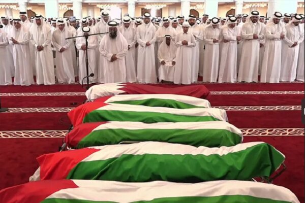 حضور امیر قطر در مراسم نماز بر پیکر شهدای حمله رژیم صهیونیستی+ فیلم