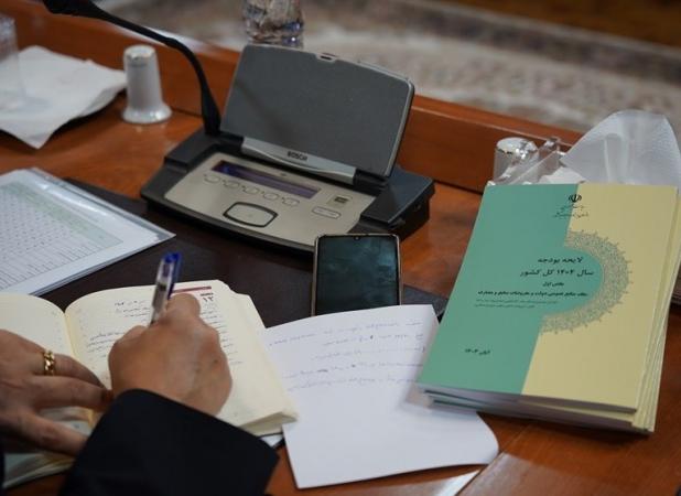 پیش بینی صادرات روزانه ۱.۱ میلیون بشکه نفت در ۱۴۰۴