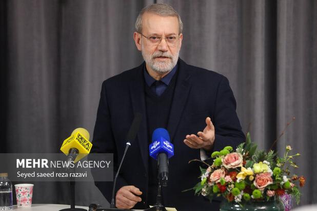 لاریجانی: آمریکایی‌ها رفتار بسیار پُرپیچی را با ایران دنبال می‌کنند