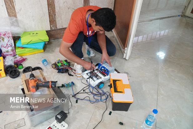 سرهنگ زاد اکبری: مسابقات رباتیک گیلان خلاقیت نسل جوان را تقویت می‌کند