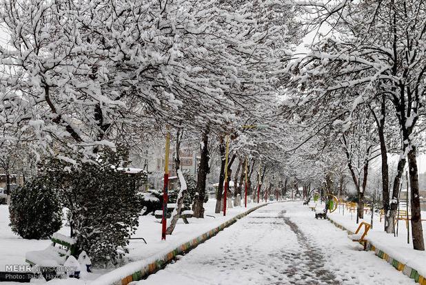 منظره زیبای برفی جاده هزاوه به اراک