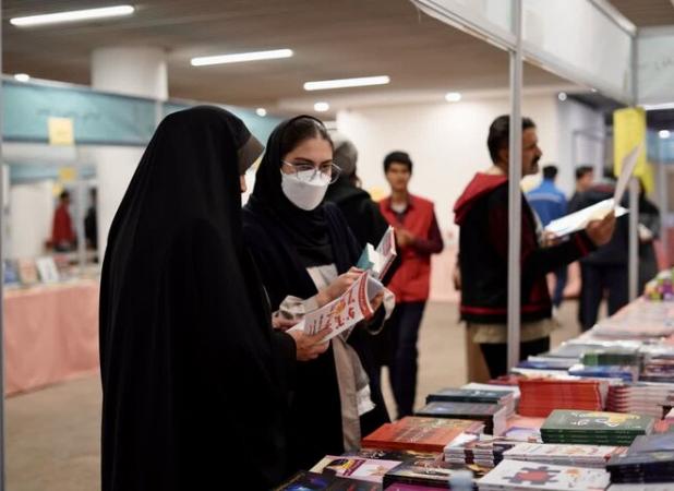نمایشگاهی با ۲۰ هزار عنوان کتاب در قلب شهر کرمان