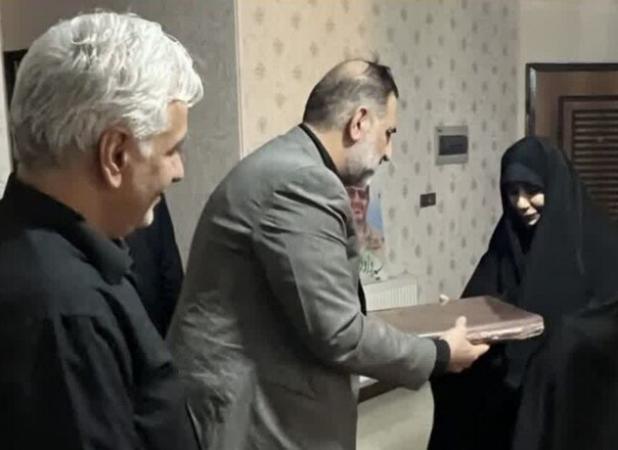 تجلیل مجمع خیرین سلامت قم از خانواده شهید دکتر داوود شیروانی