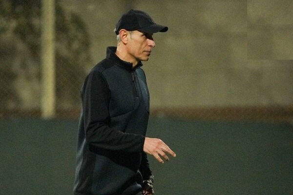 گل‌محمدی و فاضلی در جدال کلامی بر سر اتلاف وقت پس از پیروزی فولاد