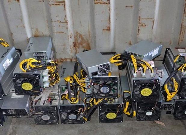  ۸ میلیارد تومان پاداش برای سوت زنان ماینرها