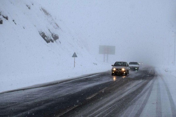 با توجه به بارش برف اکثر محورهای شهرستان گلپایگان باز هستند