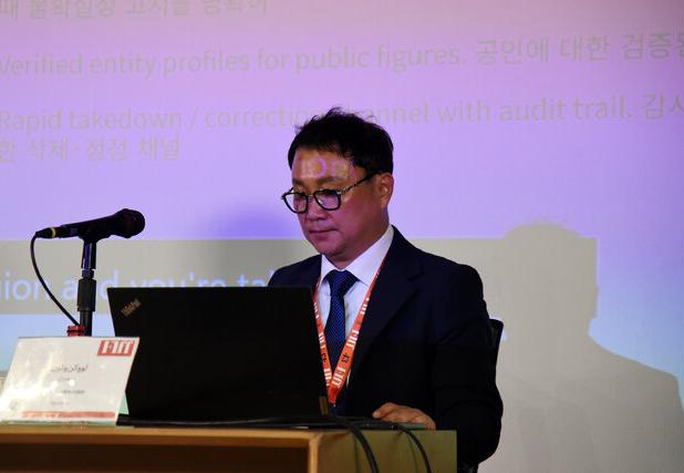 بررسی مزایا و معایب هوش مصنوعی