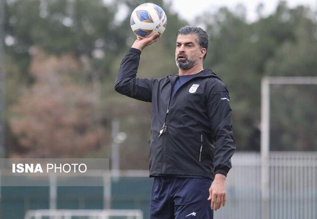 رحمان رضایی: پشت ماجرای زمین‌های چمن یک جریان فکری هست/ بِکش بِکش، فوتبال نمی‌شود