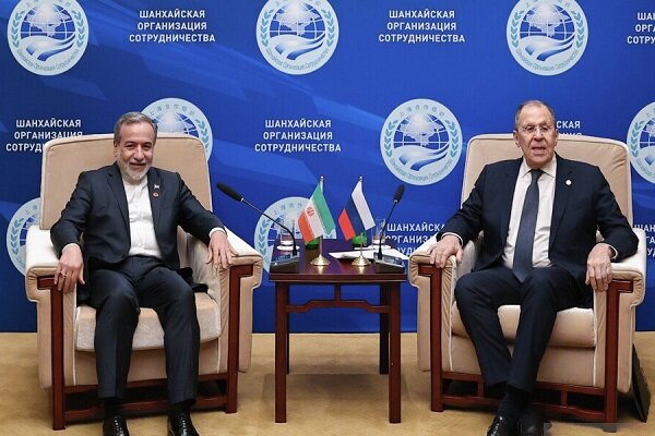 لاوروف و عراقچی گفتگو کردند