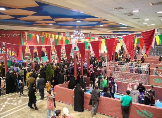 اجرای نورافشانی ۵۰ نقطه‌ای از شهر قم در شب ۲۲ بهمن