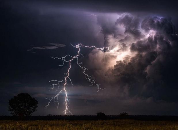 طوفان شب گذشته استان تهران ۶ مصدوم بر جا گذاشت