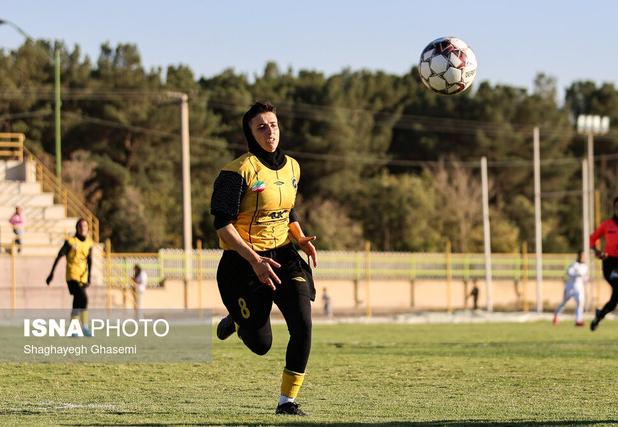 پیروزی خاتون بم در دیدار معوقه فوتبال زنان