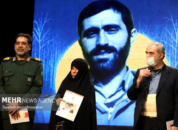 مراسم رونمایی از کتاب زندگینامه شهید شکری‌پور برگزار شد