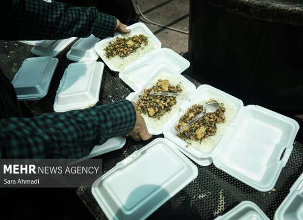 توزیع ۱۲ هزار پرس غذای گرم به مناسبت میلاد امام زمان (عج) در رشت
