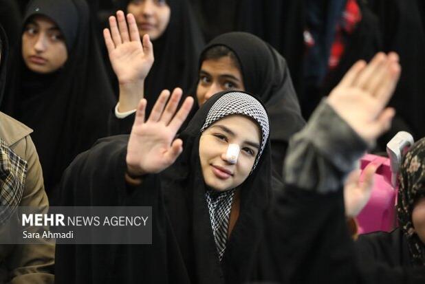 مراسم بدرقه بیش از ۷۰۰ دانش آموز مشهدی به اردوی راهیان نور