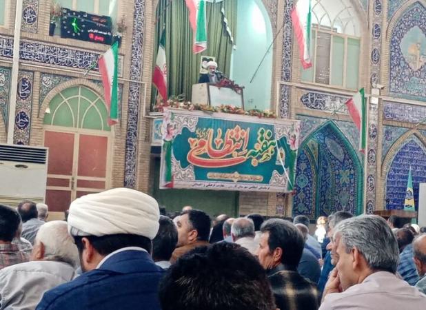امام جمعه موقت کازرون: وحدت حول محور ولایت مولفه پیروزی ملت ایران است