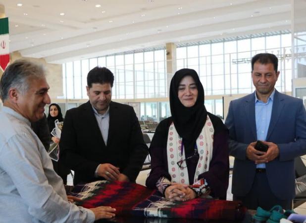 مکلف به تکمیل زنجیره ارزش صنایع دستی در قالب برنامه هفتم توسعه هستیم