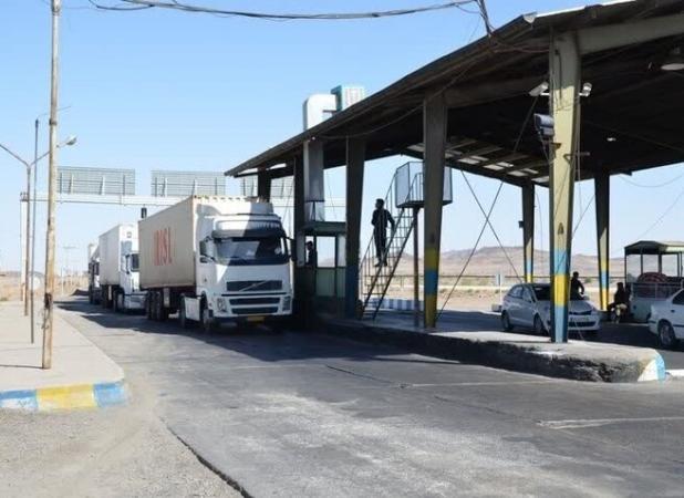 حسن پور: خودروی حامل سوخت قاچاق زمین گیر شد