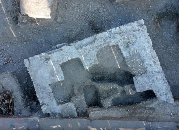 بقایای «دار مجازات» به همراه اسکلت اعدام‌شدگان بعد از ۴۰۰ سال از زیر خاک بیرون آمد