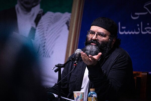 تازه فهمیدم چرا دانش‌آموزان از درس زبان و ادبیات فارسی شکایت ‌می‌کنند!