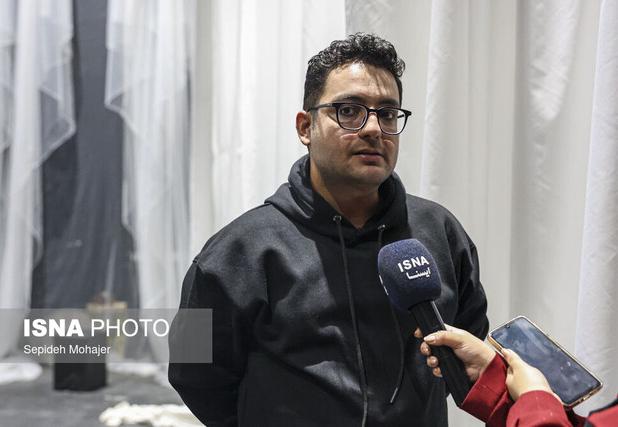 نمایش «اوراد بادهای وحشی سرکش»، بدون تهیه‌کننده‌ به جشنواره رسید!