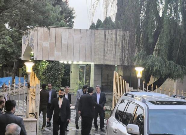 وزیر بهداشت وارد کرمانشاه شد