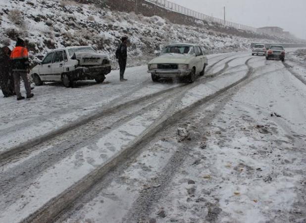 آغاز بارش برف در مناطق کوهستانی ایلام